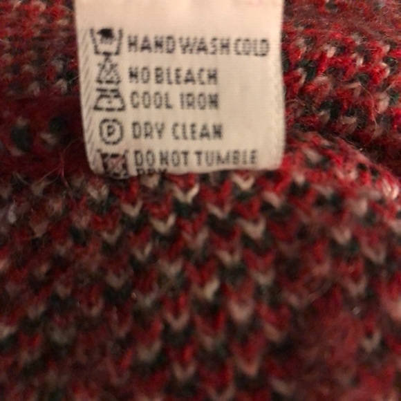 ⭐️SALE⭐️Vintage Sisley 3 snow leopards sweater angora/wool - Picture 5 of 6